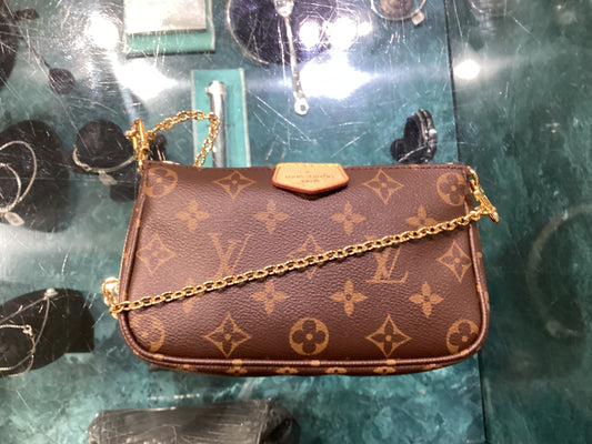 Louis Vuitton Pochette w/chain Strap