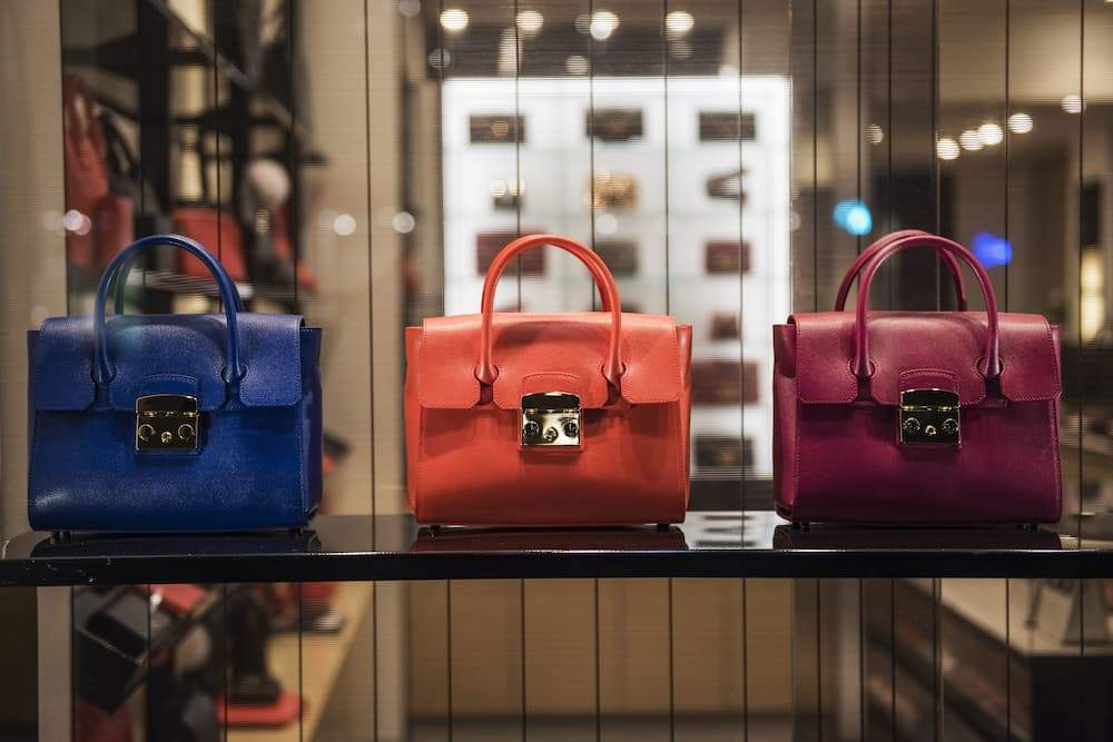 Featured image for post: How to Spot a Real Designer Bag vs Fake? How to tell if a Chanel Bag is Real?